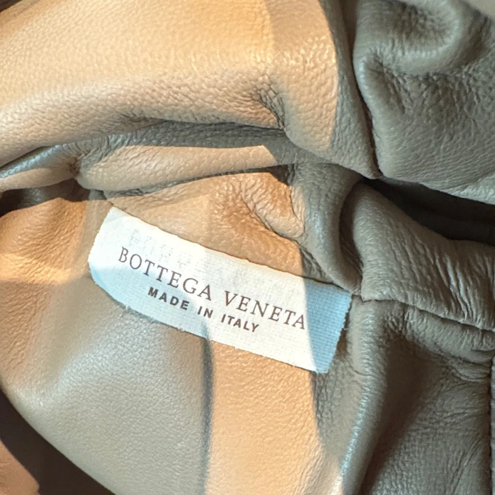 Bottega Veneta Mini Pouch Almond - Picture 2 of 4